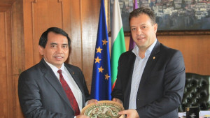 Кметът Даниел Панов и посланикът на Индонезия обсъдиха съвместни проекти