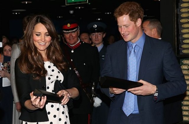 Таблоид подслушвал телефоните на принц Хари и Кейт Мидълтън