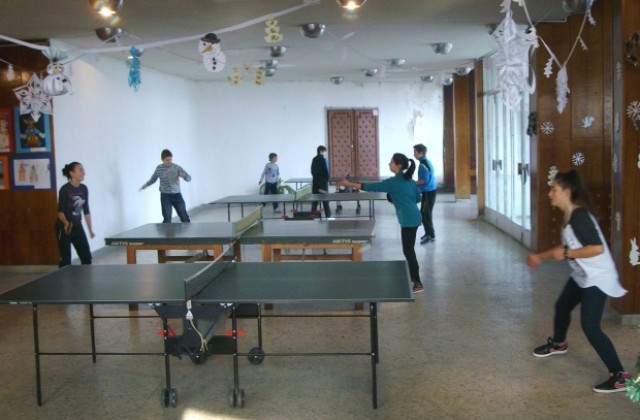 Кои са победителите от Коледния турнир по тенис ?