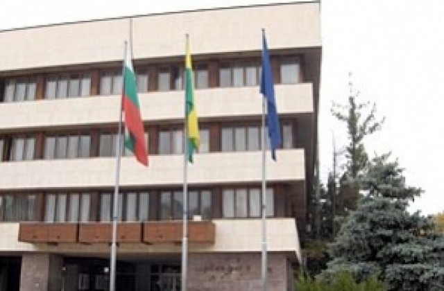 Приемат заявления за ползване на обществена трапезария