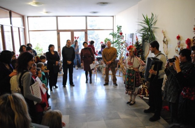 Наградиха деца, изработили сурвакници в конкурса От Коледа до Васильовден