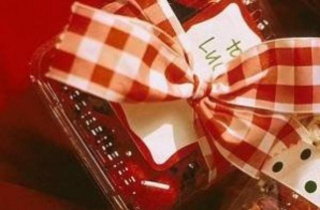 Кутии на приятелството“