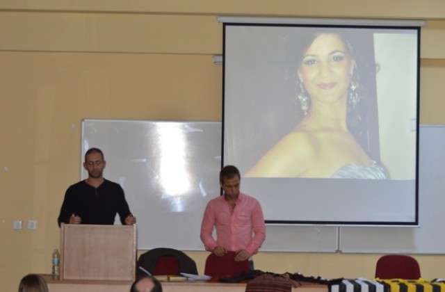 Над 1300 лв. събраха студенти от ПУ за Мария Даракчиева