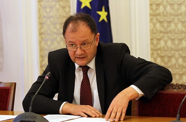 Миков: Надявам се след Нова година депутатите да преодолеят конфронтацията помежду си