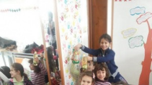 Варненски деца даряват храна на нуждаещи се