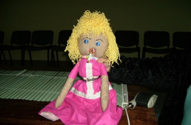 РЗИ ще се бори с цигарите по празниците и извън работно време има и горещ телефон