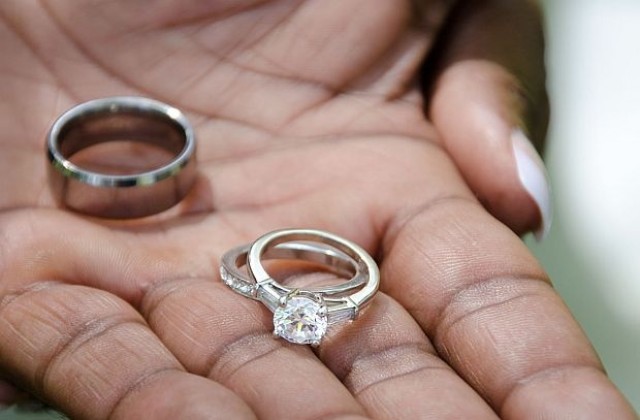 1111 двойки се ожениха на масова сватба в Нигерия