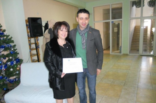 Областният управител Живка Аладжова дари кръв на рождения си ден