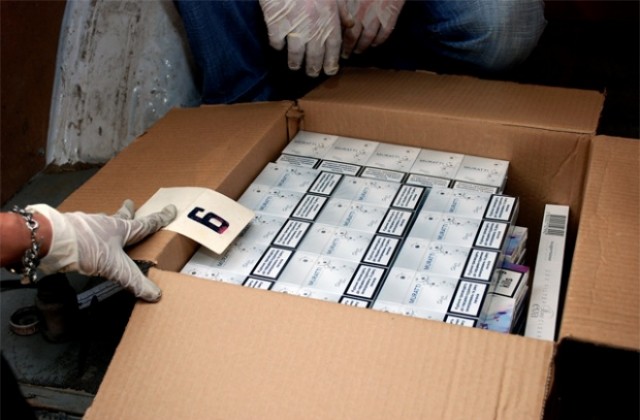 1220 къса нелегални цигари иззеха от хранителен магазин