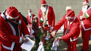 Бащи украсиха елха пред съда с решения за родителски права