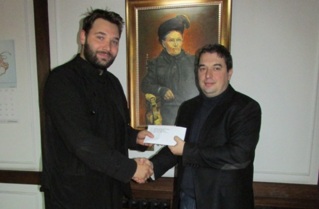 Благотворителният бал на кмета събра 2070 лв. за горнооряховски храм