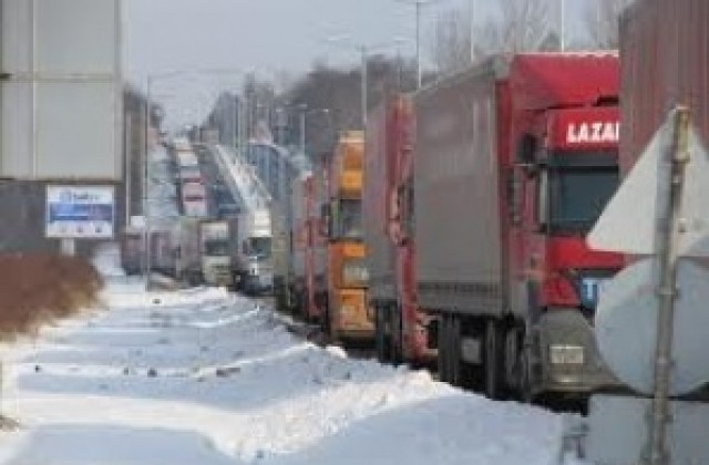 ТИР спря движението по магистрала Тракия