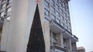 Топли и безснежни празнични дни