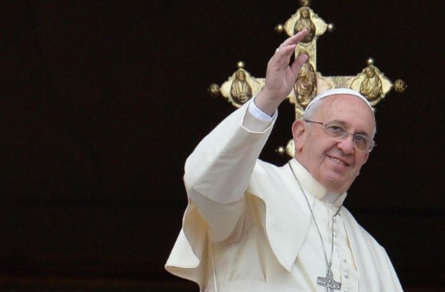Папа Франциск се помоли за мир в Близкия Изток и Африка