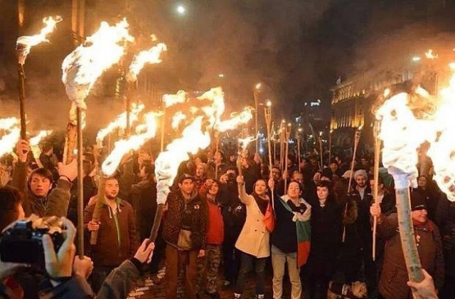 Ранобудните студенти излизат на национален протест за Коледа