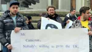 Стотина варненци на коледен протест срещу Орешарски