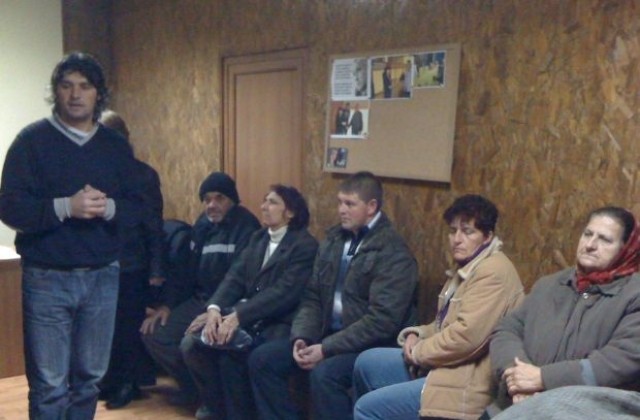 ГЕРБ зарадва с подаръци хората с увреждания в Белица