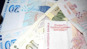 Криминално проявена задигна пари от къщата на мъж в с