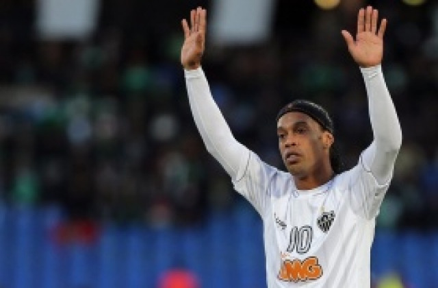 Роналдиньо може да премине в Палмейрас