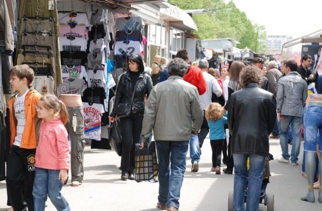 Наплив от купувачи и джебчии на пазара в Димитровград