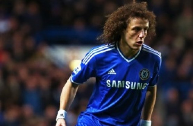 ВИДЕО: Моу се гъбарка с Давид Луис пред камерите