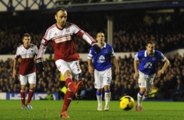 Бербатов под въпрос за домакинството на Фулъм срещу Уест Хем