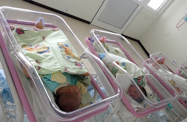 Четири бебета се родиха в УМБАЛ в навечерието на 2014-а