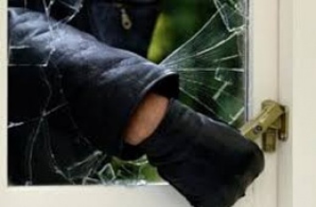 Окрадоха магазин за хранителни стоки в празничната нощ