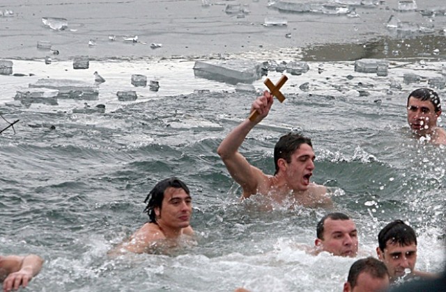 Врачани за първи път ще вадят кръста от реката за Йордановден