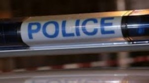 Мъж насочи пистолет срещу дете и му открадна телефона