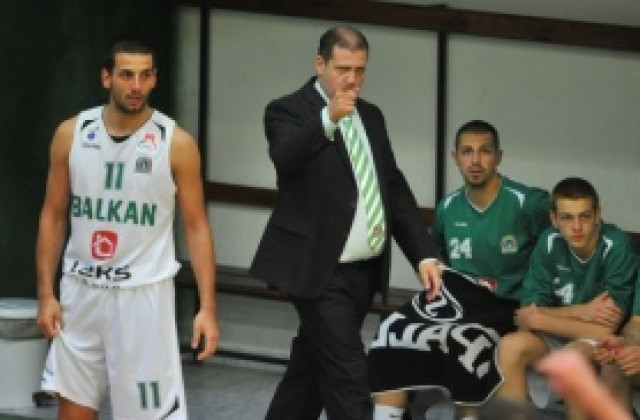 Ацо Тодоров: Пожелавам на играчите си да останат здраво на земята