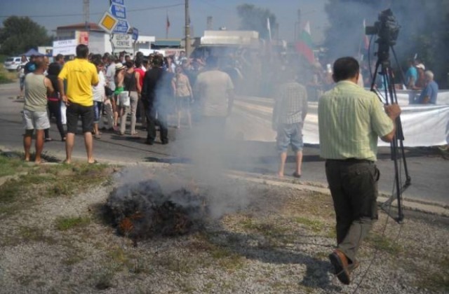 Тютюнопроизводители затварят път Е-80 край Харманли на 6 януари