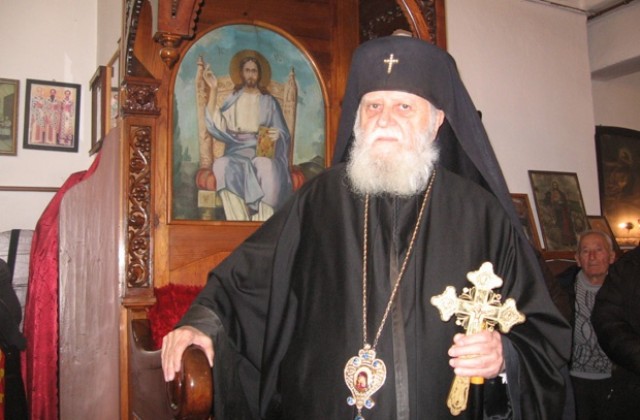 Врачанският митрополит Калиник ще благослови Ивановците в Мездра