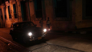 Кубинците могат да купуват вносни коли