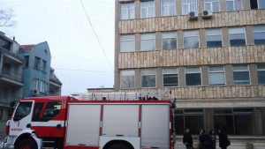 Евакуираха Бюрото по труда заради пожар
