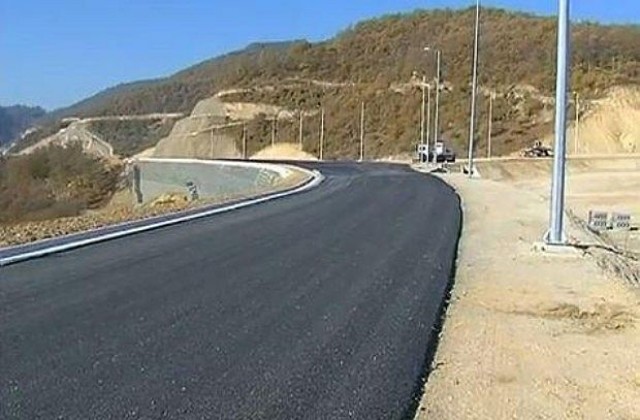 Новият път за Маказа се открива до края на януари