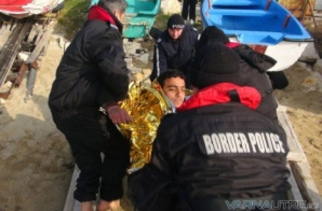 Двама имигранти са извадени от морето край Варна