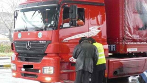 Ограничават движението на тежкотоварни автомобили