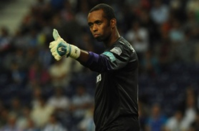 Елтон продължи контракта си с Порто