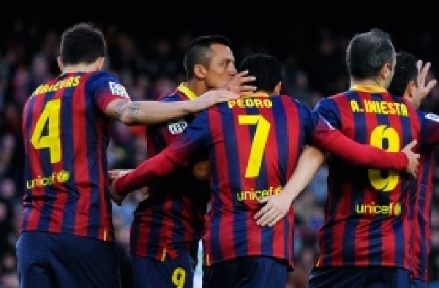 Барселона без проблеми срещу Елче, Алексис с хеттрик