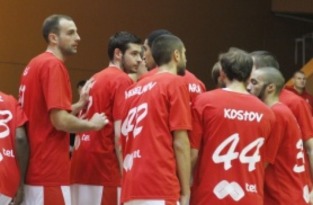 Лукойл отказа Спартак за една четвърт