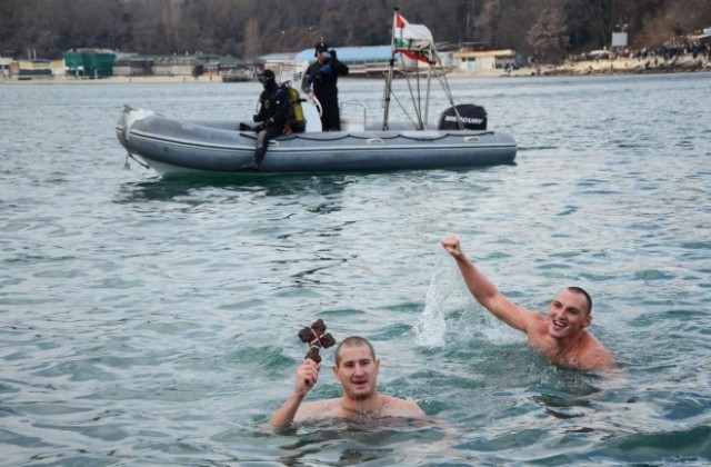 Митрополит Йоан ще хвърли Богоявленския кръст на Първа буна и в „Аспарухово”