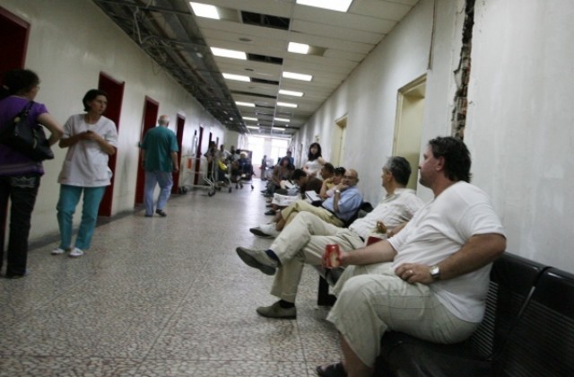 Над 2100 лекари работят във Варна