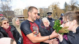 В езеро хвърлят кръста в Разлог