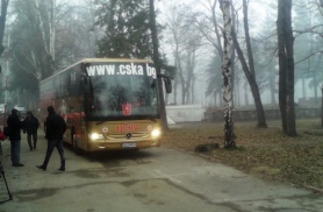 ЦСКА замина за Гърция, Младенов замълча заради лични дрязги