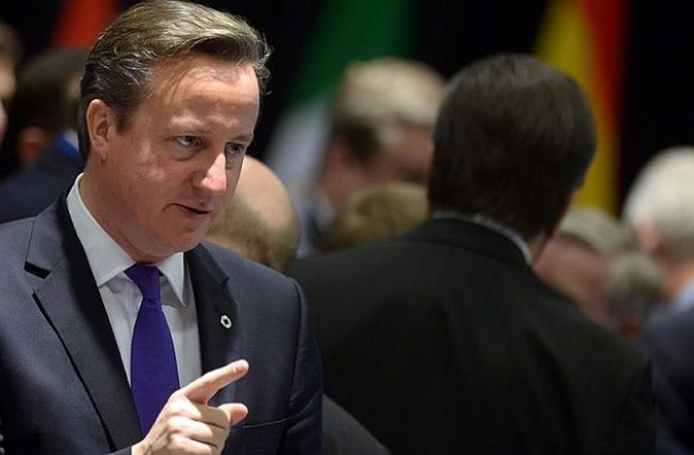 Британският премиер Камерън ще настоява за лимит на имигрантите от ЕС
