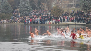 Ученик извади кръста в Сандански