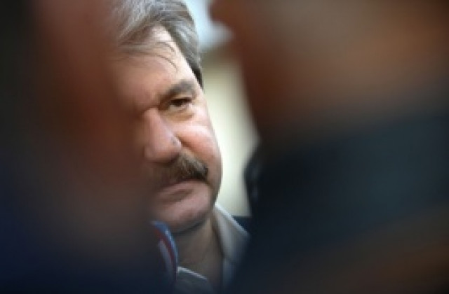 Батков бистри селекцията на Левски, Велев ще помага за трансфер на Гари