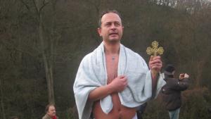 Пожарникар хвана кръста в Белоградчик