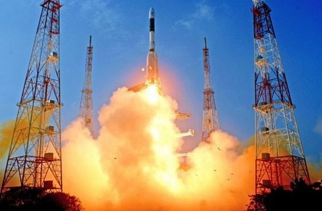 Индия изпробва балистична ракета, способна да носи ядрена бойна глава